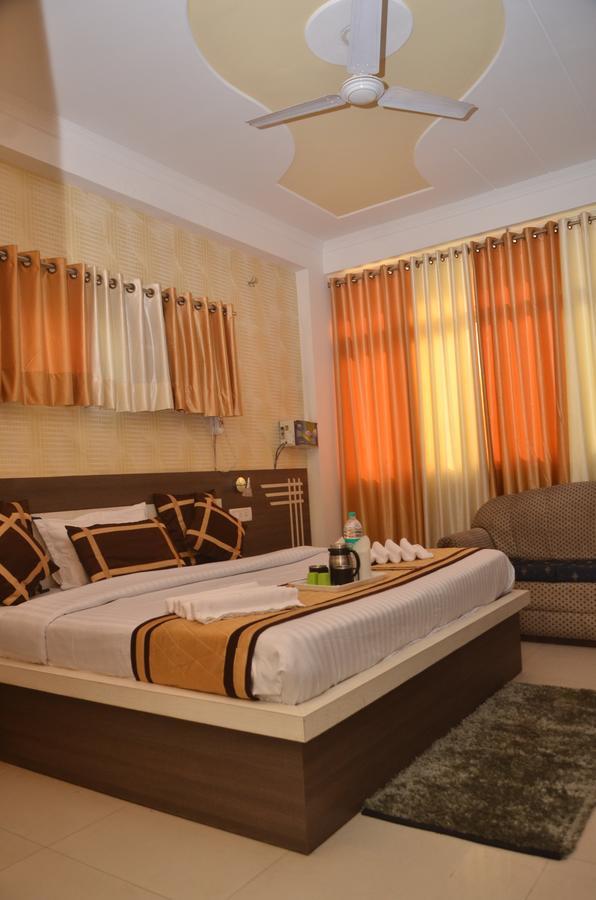 Oyo 8076 Hotel Europe Plaza Lucknow Exterior foto