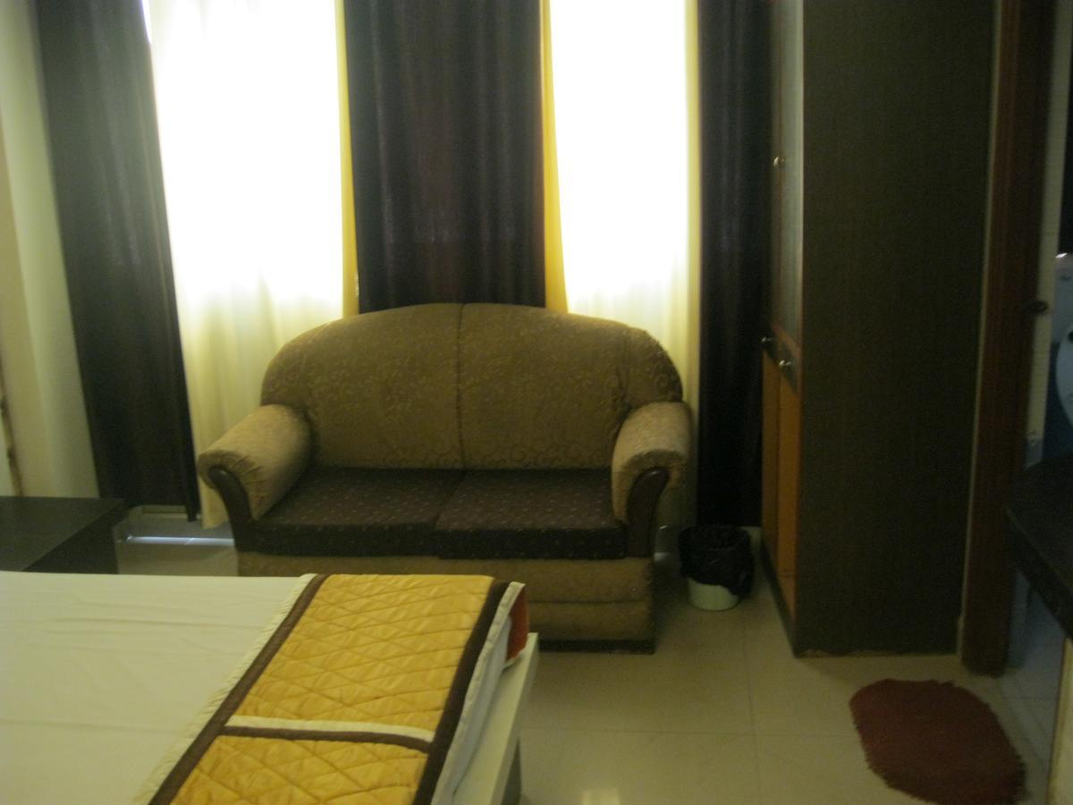 Oyo 8076 Hotel Europe Plaza Lucknow Exterior foto